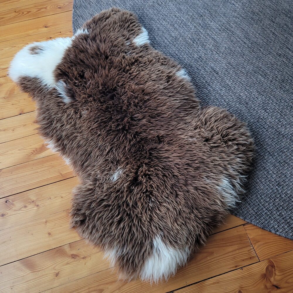 XL Dense Plush Genuine Holland Sheepskin  53" x 28" - Picture 4 of 5